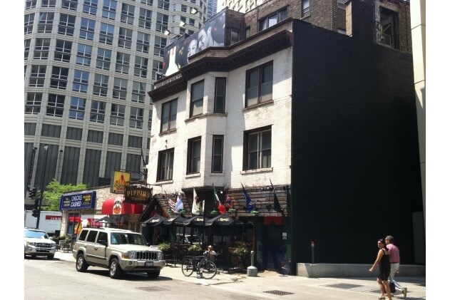 More Photos Of 806 N Rush St, Chicago General Retail For Sale