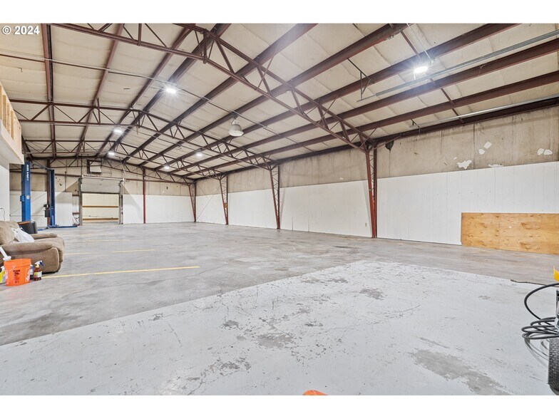 More Photos Of 1845 N 1st Pl, Hermiston Warehouse For Sale