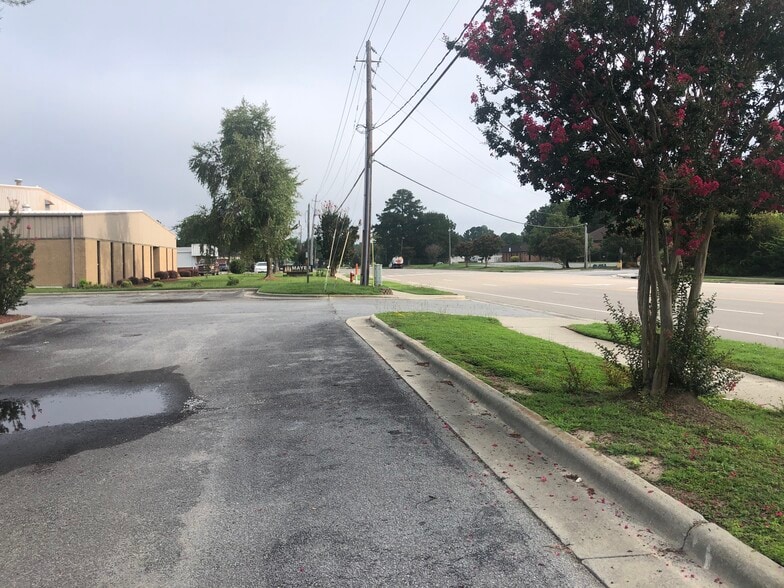 More Photos Of 1530 Hooker Rd, Greenville Freestanding For Lease