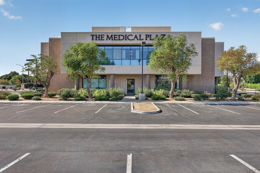 More Photos Of 41120 Washington St, Bermuda Dunes Medical For Lease