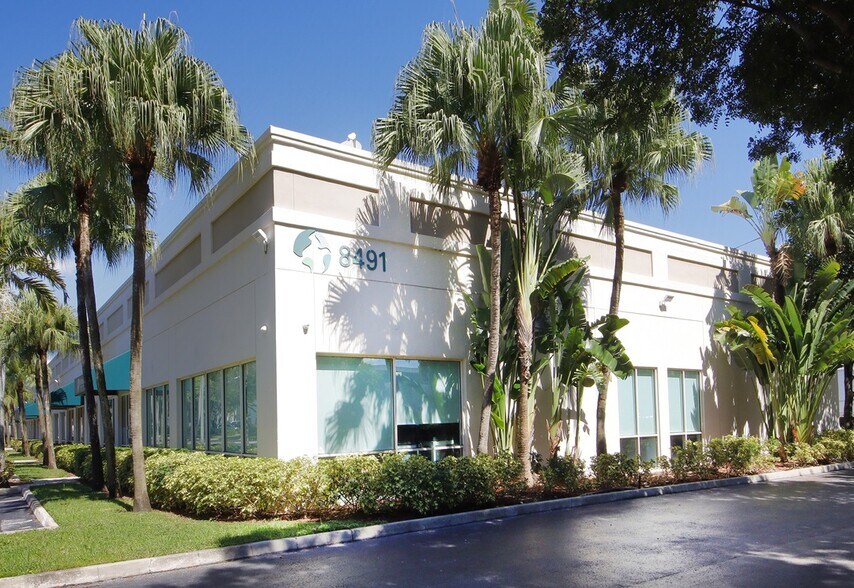 More Photos Of 8491 NW 17th St, Miami Light Distribution For Lease