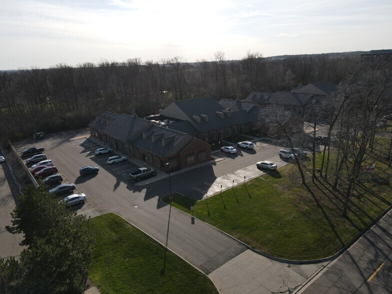 More Photos Of 37601-37649 Pembroke Ave, Livonia Office For Lease