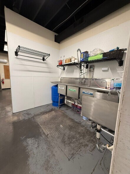 More Photos Of 1259 W I-20 Hwy, Monahans Storefront For Lease