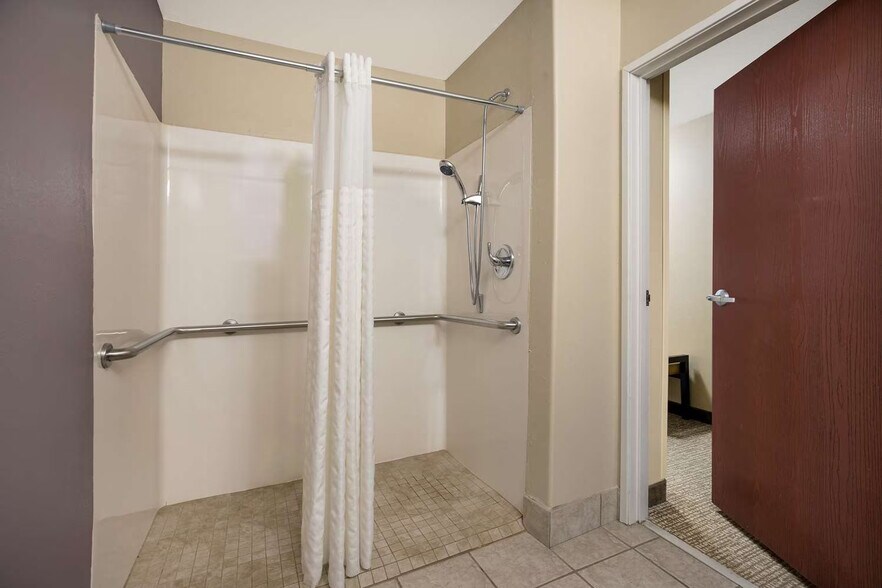 More Photos Of 610 Martin Luther King Jr Blvd, Morgan City Hotel For Sale