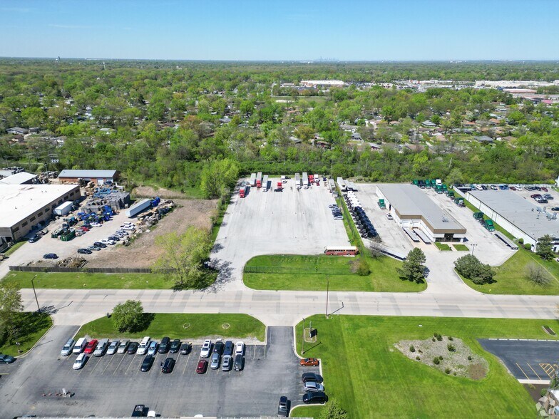 More Photos Of 68 North St, Park Forest Parking Lot For Sale