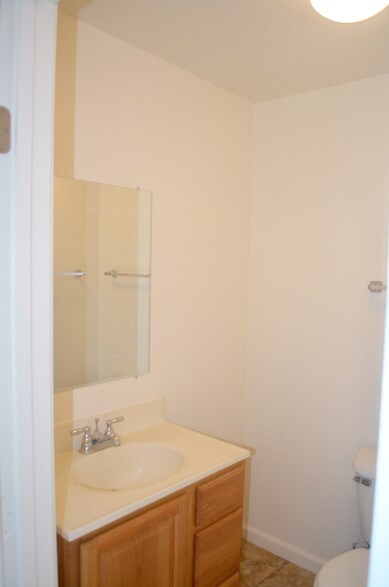 More Photos Of 5800 Valley Dr, Felton Apartments For Sale