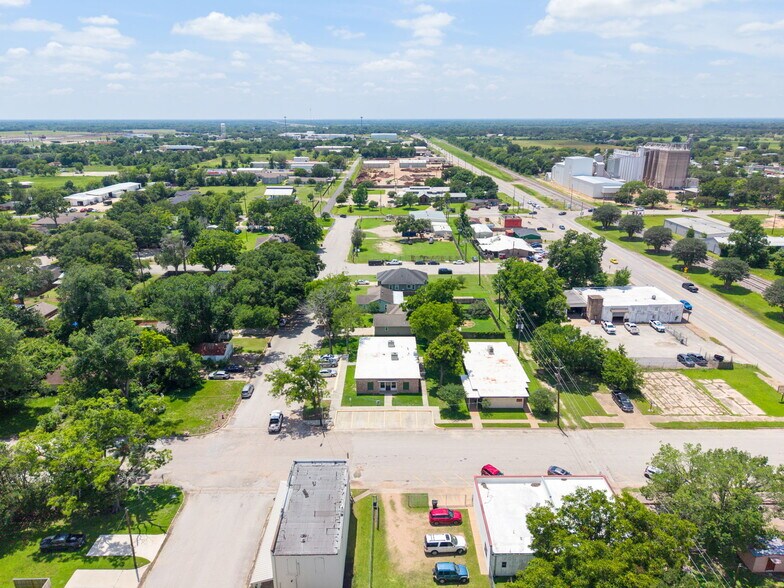 More Photos Of 907 Otto St, Brookshire Loft Creative Space For Sale