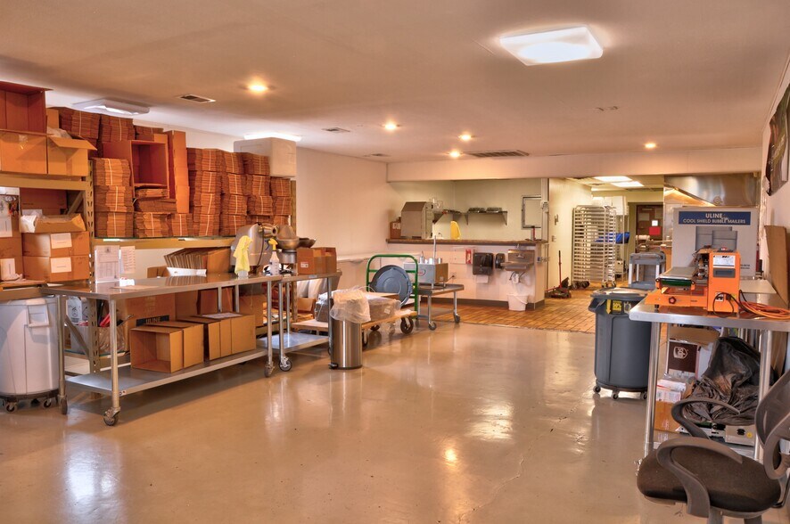 More Photos Of 1211 7th Ave, Two Harbors Fast Food For Sale