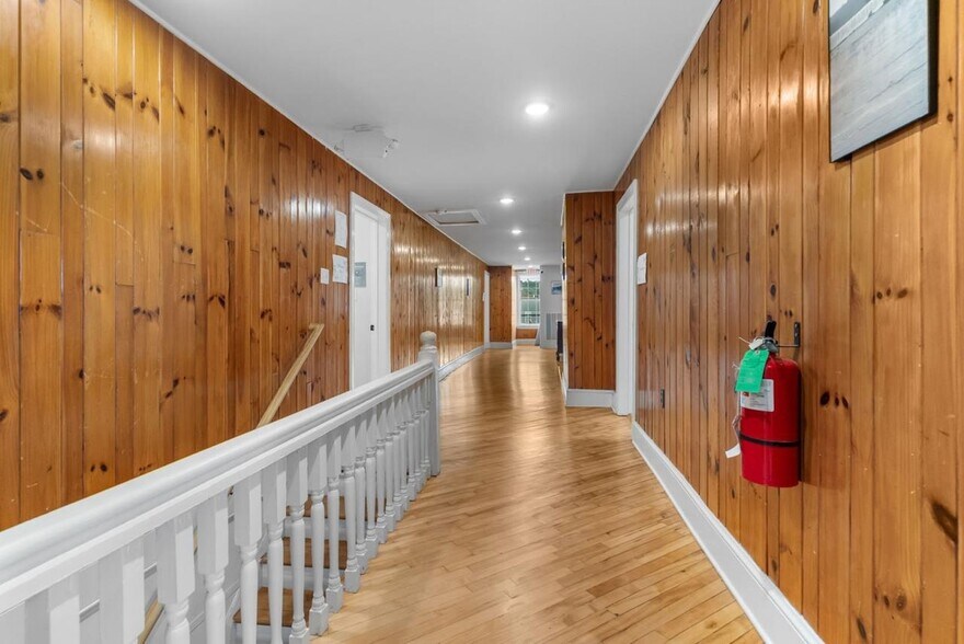 More Photos Of 509 W Main St, Fries Hotel For Sale
