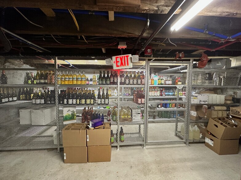 More Photos Of 1 Public Sq, Holley Apartments For Sale