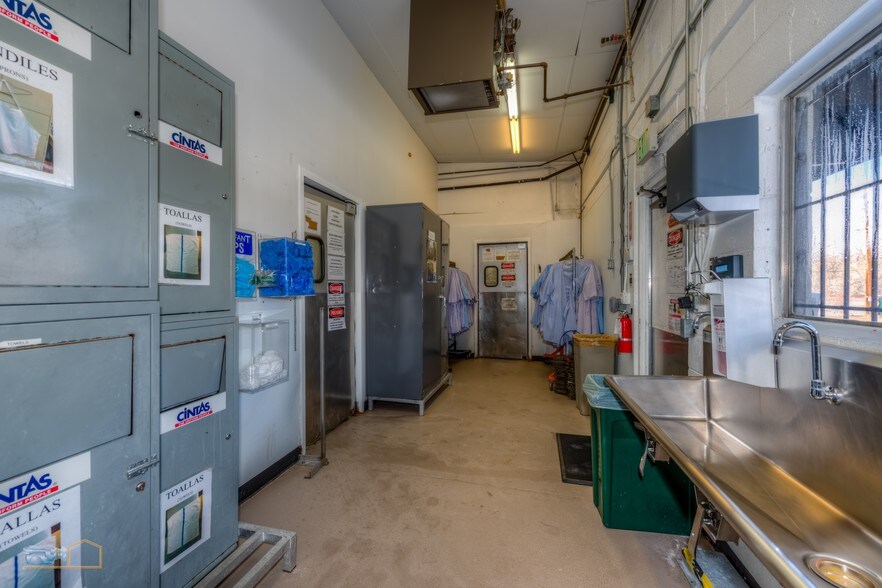 More Photos Of 1845 Range St, Boulder Warehouse For Sale