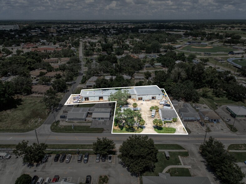 More Photos Of 2914 Kenilworth Blvd, Sebring Industrial For Sale