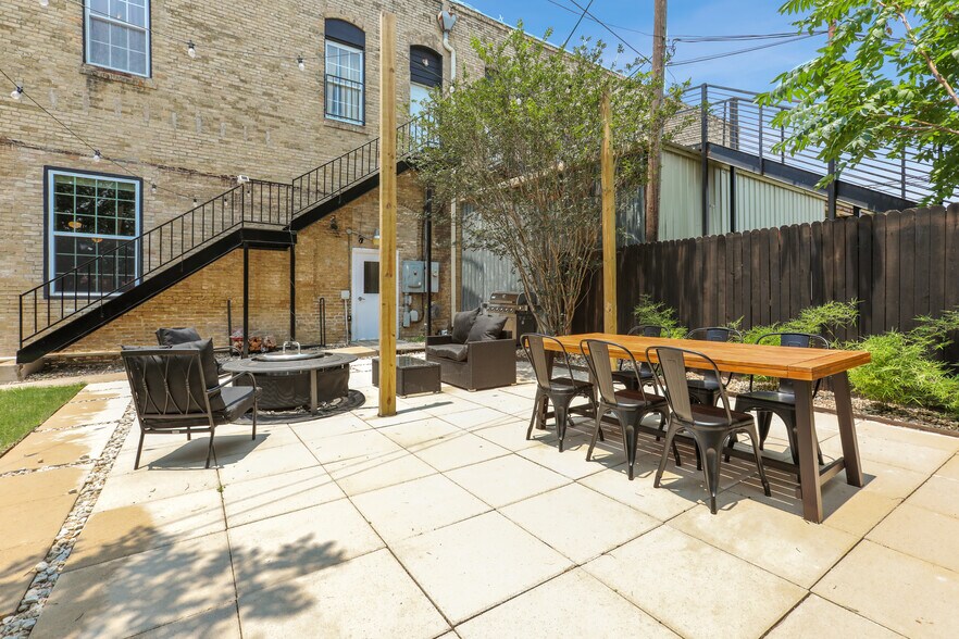 More Photos Of 4 Depot st, Elgin Hotel For Sale