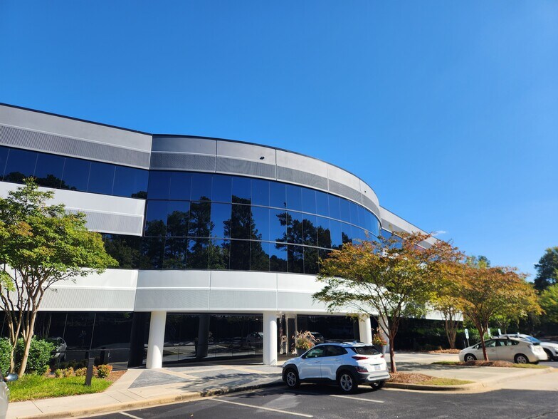 More Photos Of 5565 Centerview Dr, Raleigh Office For Lease