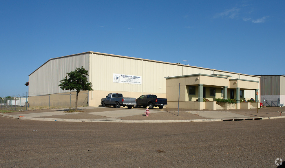 Primary Photo Of 14108 Business Ave, Laredo Warehouse For Lease