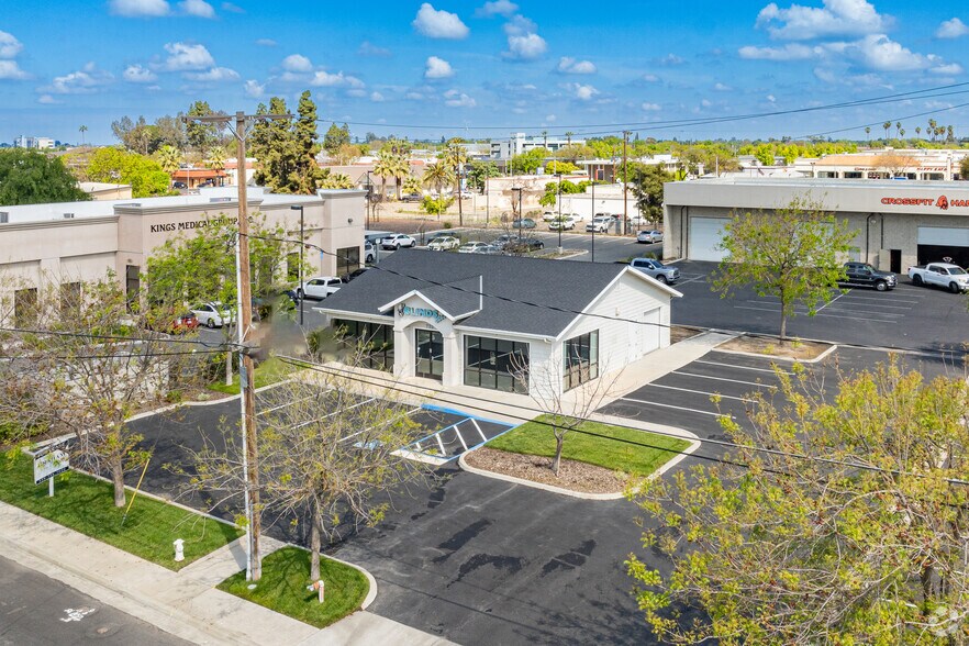 More Photos Of 732 Vaughn St, Hanford Freestanding For Lease