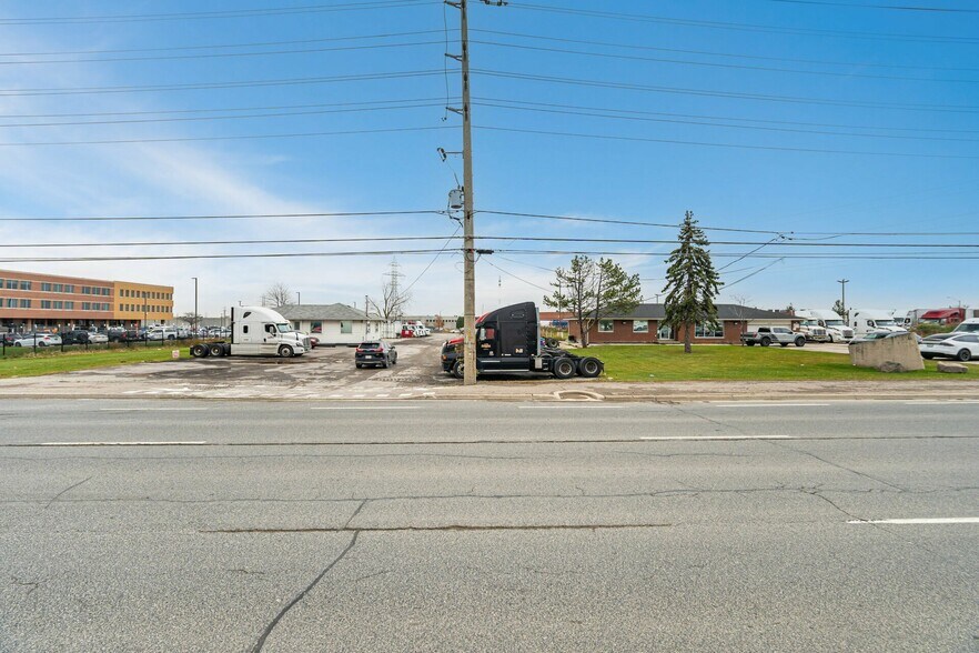 More Photos Of 140 Derry Rd E, Mississauga Office For Sale
