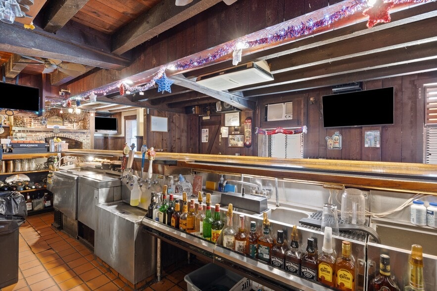More Photos Of 100 W Maple Ave, Langhorne Restaurant For Sale
