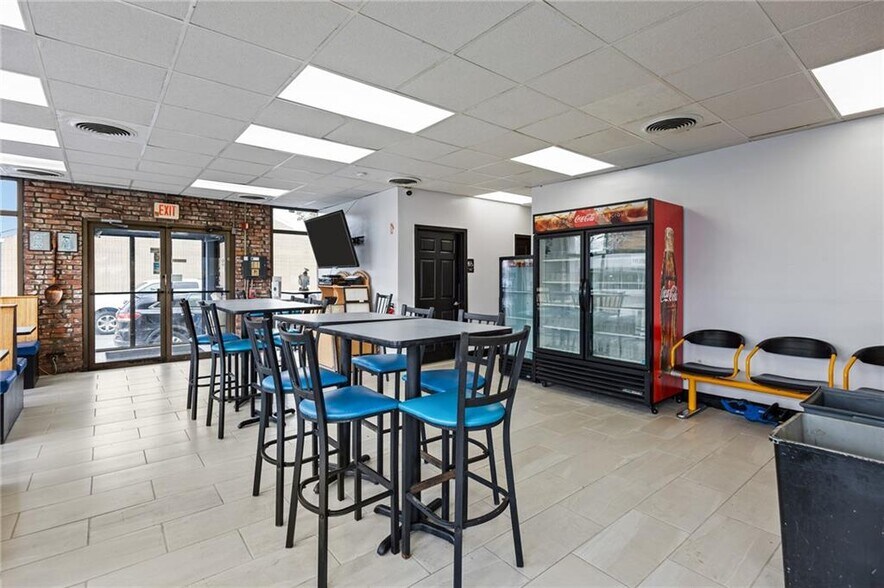 More Photos Of 2792 Pawtucket Ave, East Providence Restaurant For Sale
