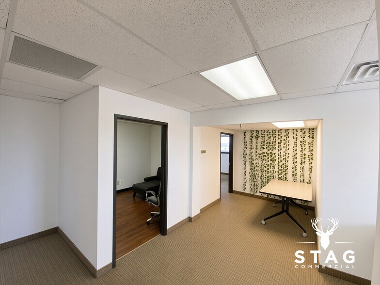 More Photos Of 3901 Airport Fwy, Bedford Office For Lease