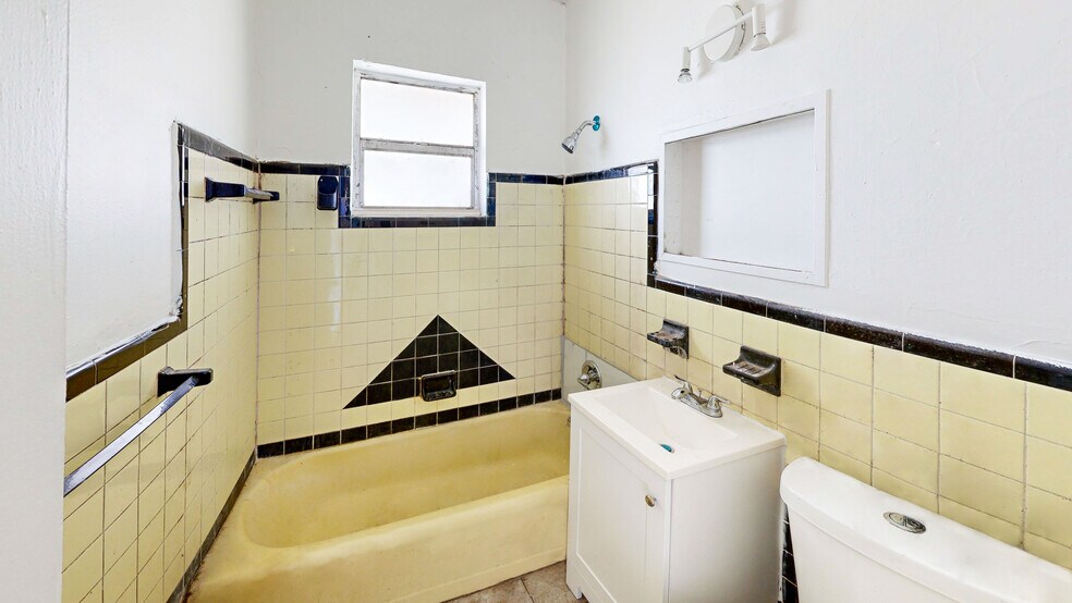 More Photos Of 1478 NW 2nd Ave, Florida City Multifamily For Sale