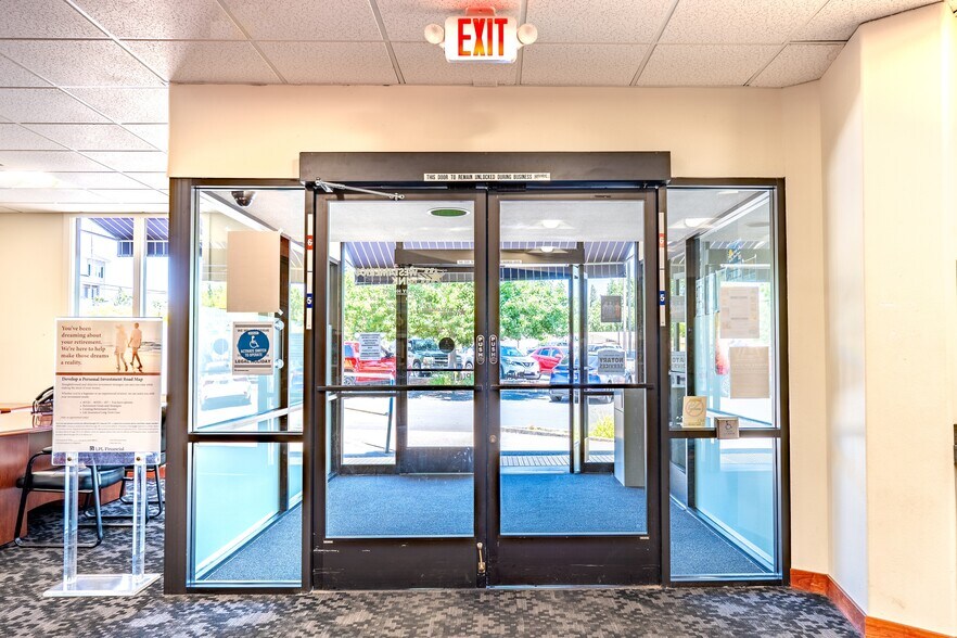 More Photos Of 650 N Main St, Lakeport Bank For Sale