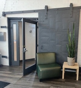 More Photos Of 1032 W 7th St W, Saint Paul Office For Sale