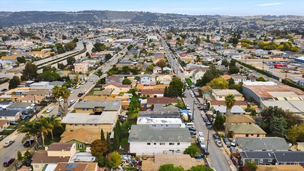 More Photos Of 1035 76th Ave, Oakland Apartments For Sale