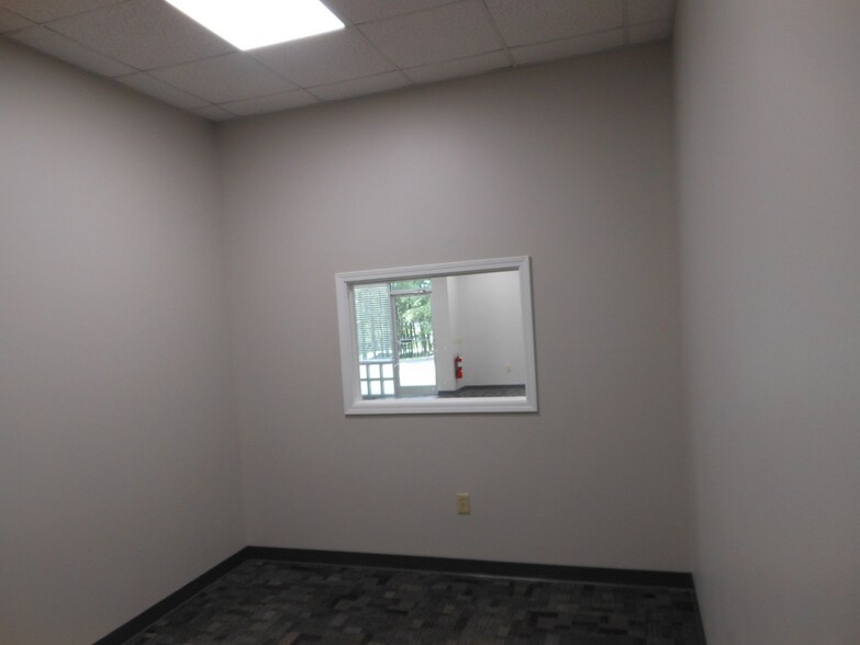 More Photos Of 10404 Chapel Hill Rd, Morrisville Light Distribution For Lease