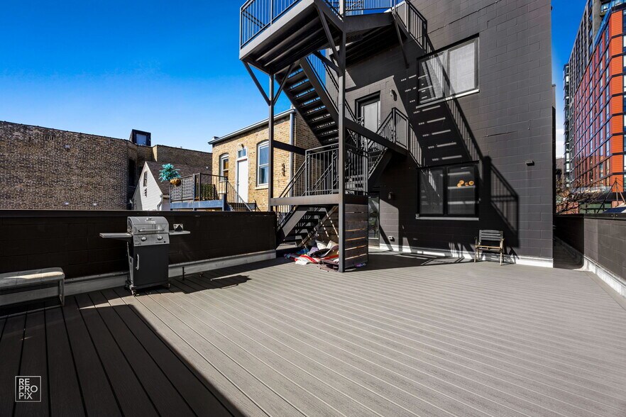 More Photos Of 1653 W Division St, Chicago Storefront Retail Residential For Sale