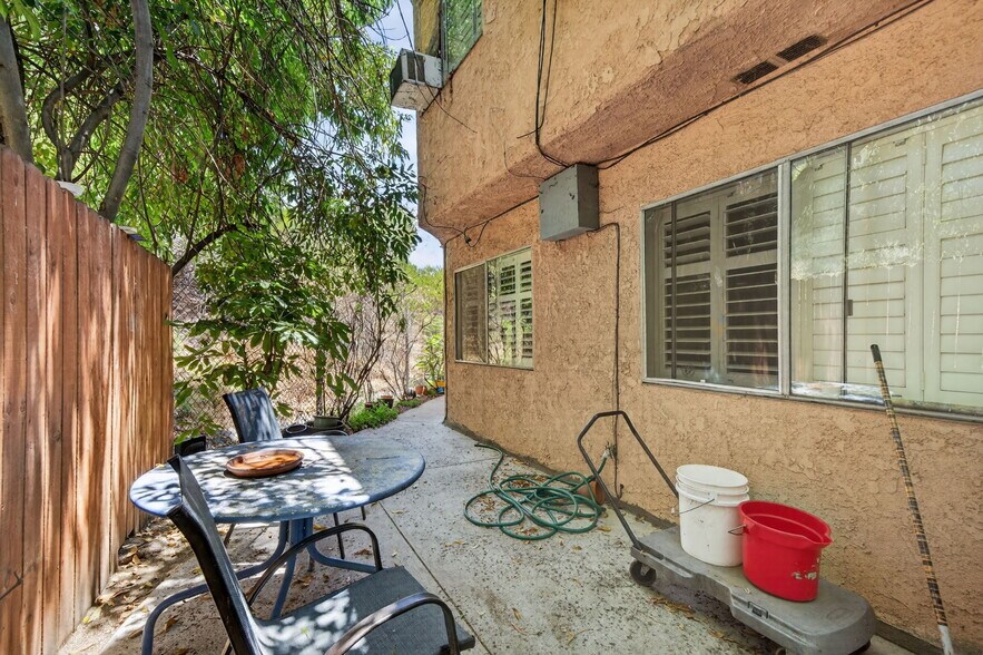 More Photos Of 1459 Stanley Ave, Glendale Apartments For Sale