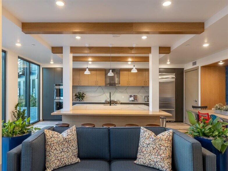 More Photos Of 2200 W Meeker St, Kent Apartments For Lease