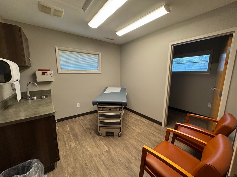 More Photos Of 1755 Fulton St, Elkhart Medical For Sale