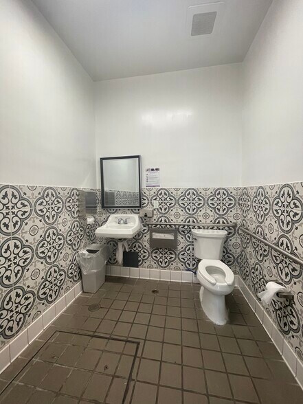 More Photos Of 5900-5930 Monterey Rd, Los Angeles General Retail For Sale