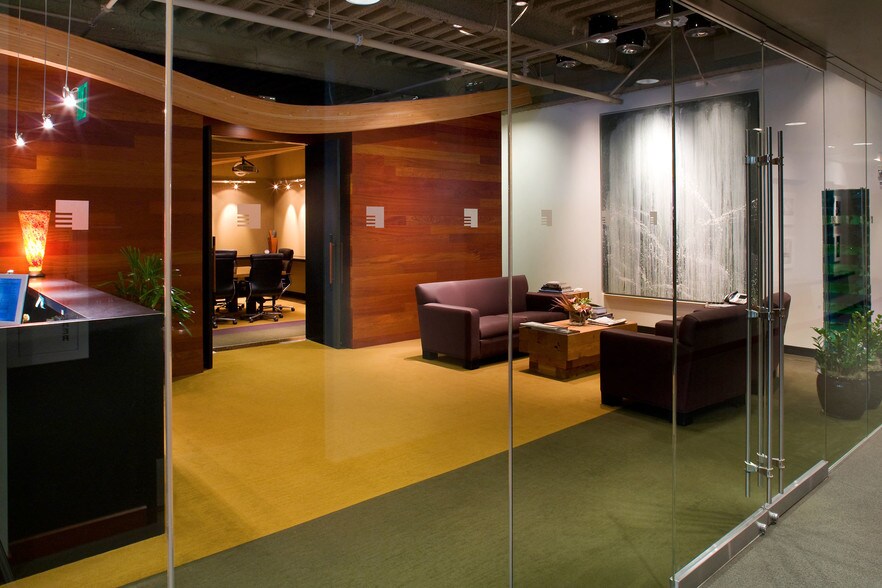 More Photos Of 1120 NW Couch St, Portland Office For Lease