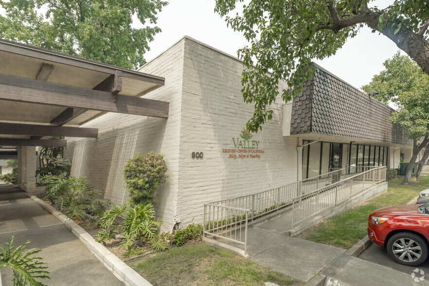 Primary Photo Of 650 Howe Ave, Sacramento Medical For Sale