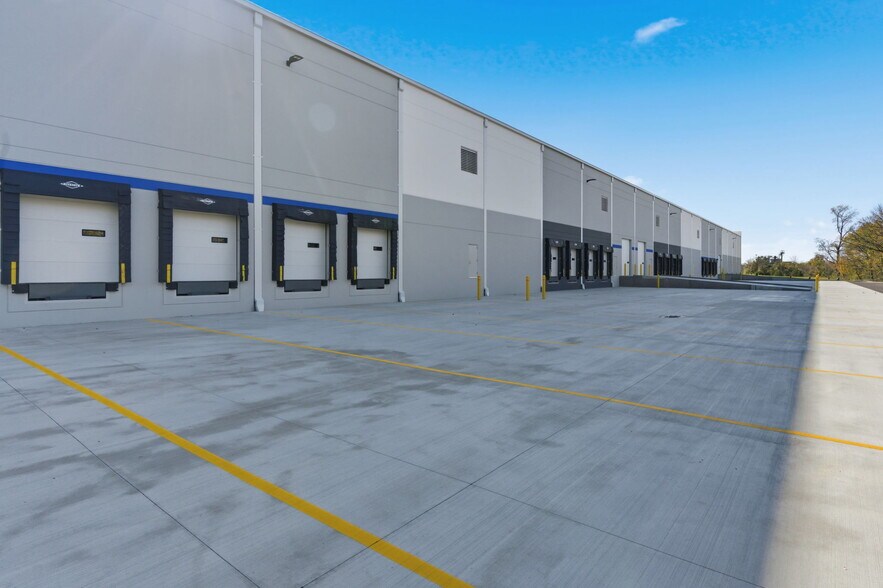 More Photos Of 100 Spontex Dr, Columbia Warehouse For Lease