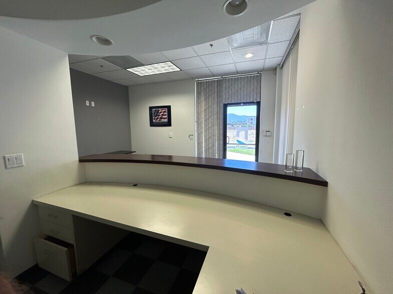 More Photos Of 360 Cortez Cir, Camarillo Warehouse For Lease