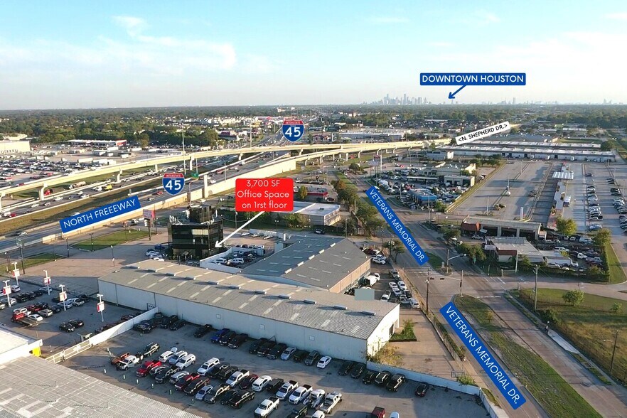 More Photos Of 8245 North Fwy, Houston Unknown For Lease