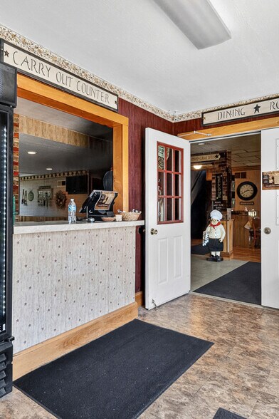 More Photos Of 1281 OH-183, Atwater Restaurant For Sale