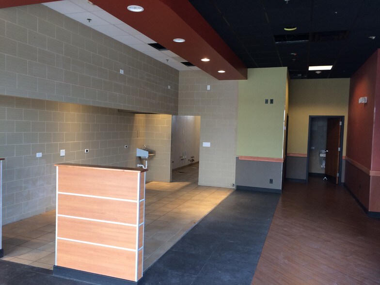 More Photos Of 28258 Diehl Rd, Warrenville Freestanding For Lease