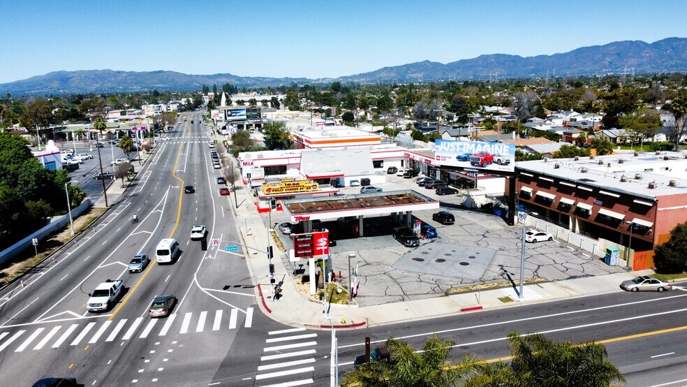 More Photos Of 8628 Woodman Ave, Pacoima Convenience Store For Lease