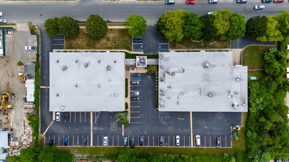 More Photos Of 60-70 Cleveland Ave, Bay Shore Industrial For Sale