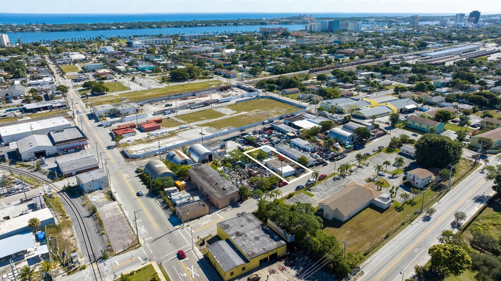 More Photos Of 2500 E Tamarind Ave, West Palm Beach Service For Sale