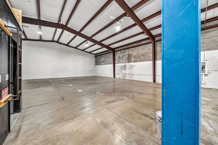 More Photos Of 729 Welch St, Medford Warehouse For Sale