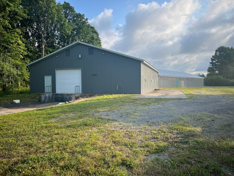 More Photos Of 27 Robinson Rd, Clinton Warehouse For Lease