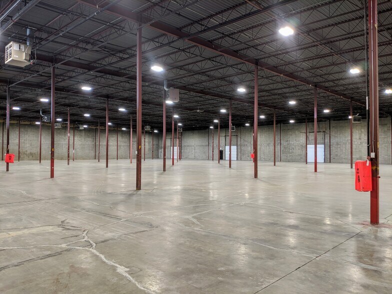 More Photos Of 11307-11329 166 A St NW, Edmonton Distribution For Lease