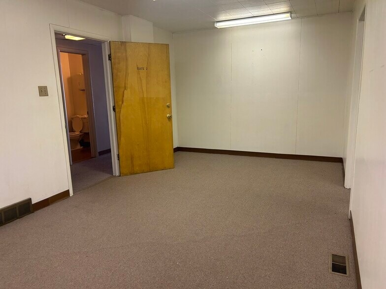 More Photos Of 420 S Federal Blvd, Denver Office For Sale