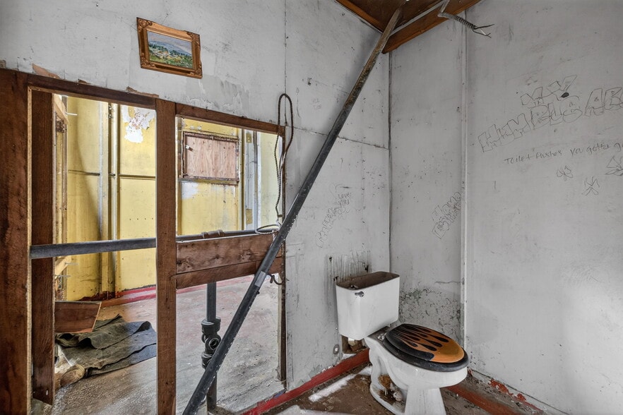 More Photos Of 3341 Stockton Blvd, Sacramento Auto Repair For Sale