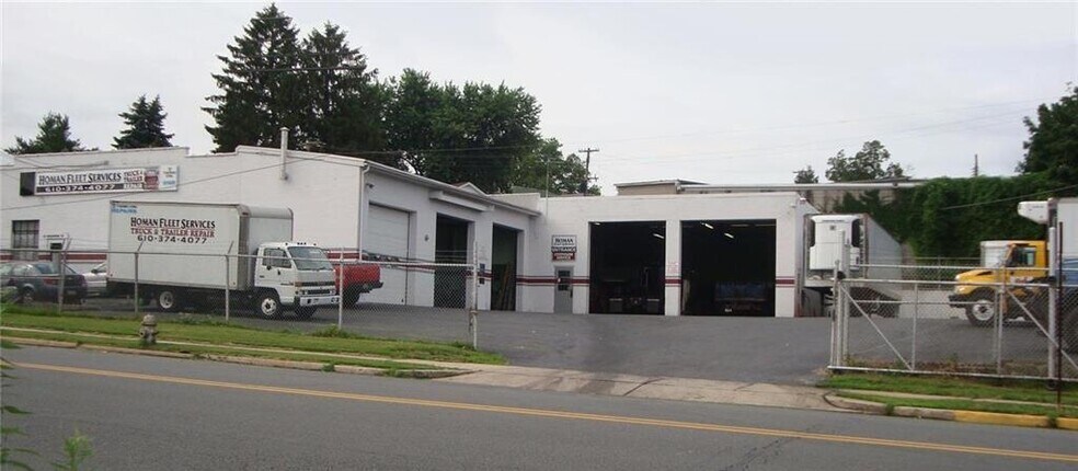 Primary Photo Of 80 Morgantown Rd, Reading Auto Repair For Sale